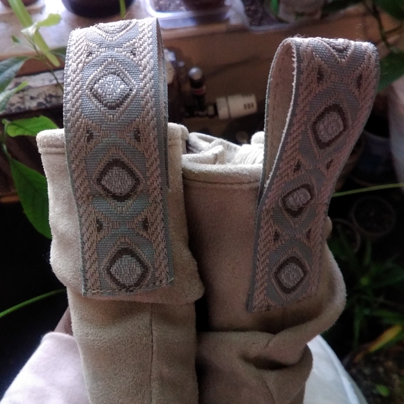 Muk Luks Women's Beige Winter Boots - Picture 14 of 15